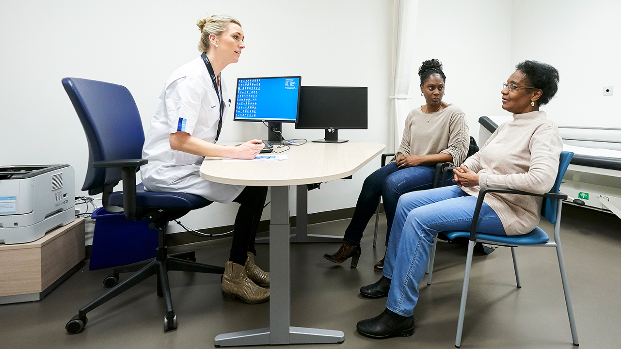 Patient in spreekkamer arts