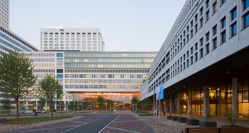 Erasmus MC-Hoofdingang-Gebouw-Voorplein